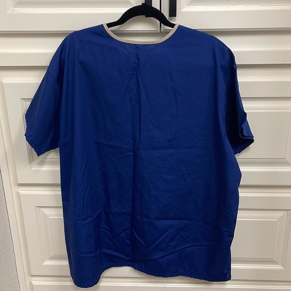 Encompass unisex scrub top size XL. NWOT - Picture 3 of 3